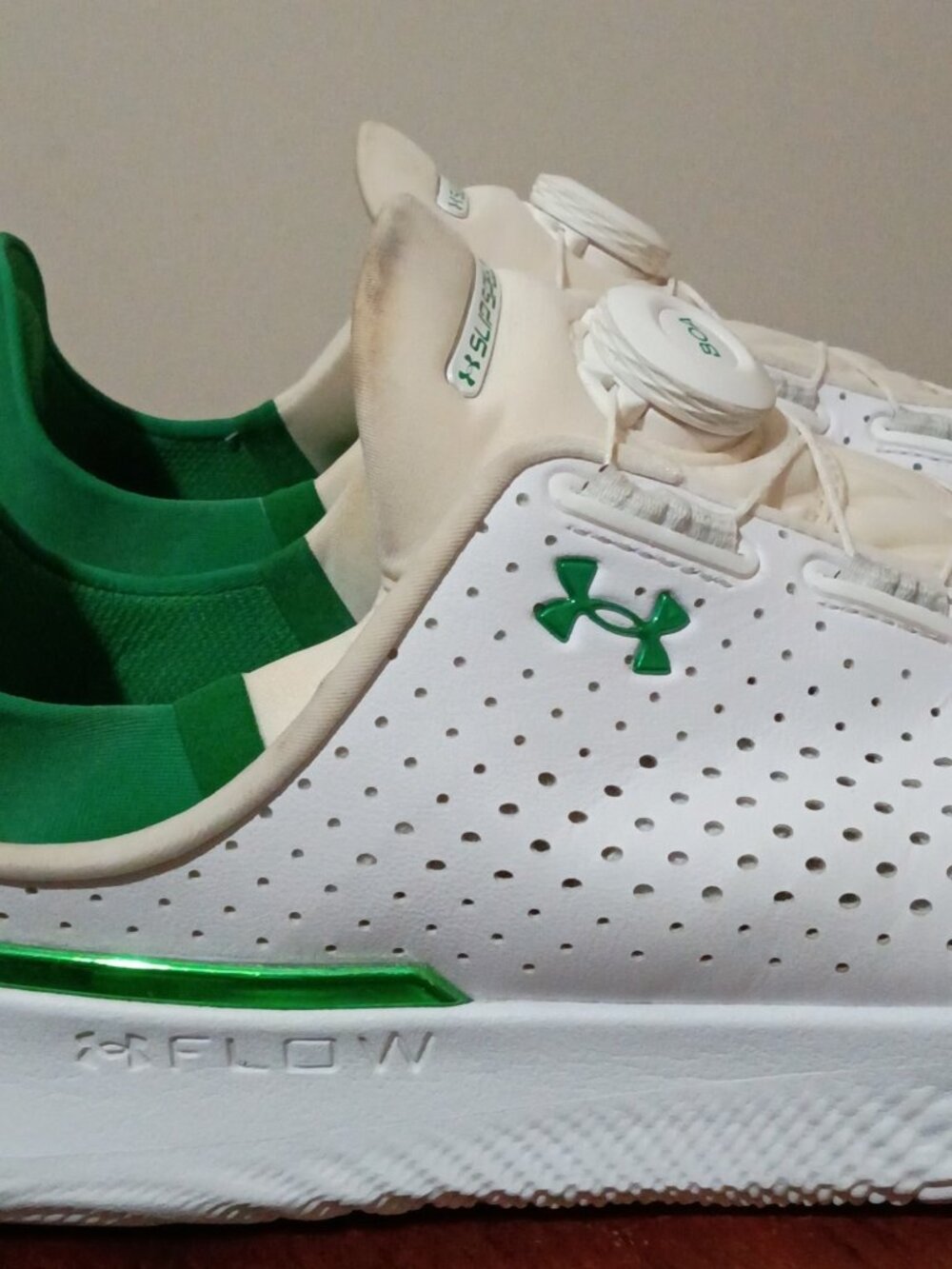 Under Armour Slip Speed BOA White Kelly Green Low Top Athletic Shoes Men's 10.5 - Picture 4 of 14